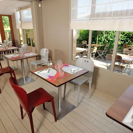 Hotell Campanile Cholet