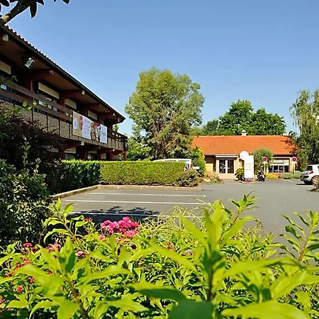 Campanile فندق