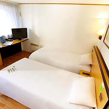 فندق Campanile 3*