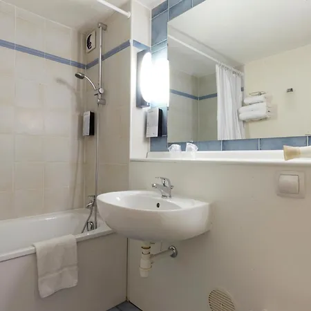 Campanile Hotel 3*